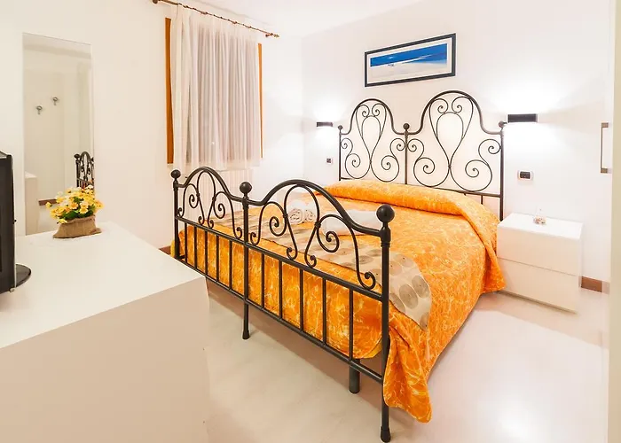 Ca' Del Faro فندق مبيت وإفطار 3*